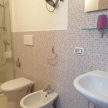 Monolocale Viola - A Casa Di Ludovica E Martina * Галлиполи