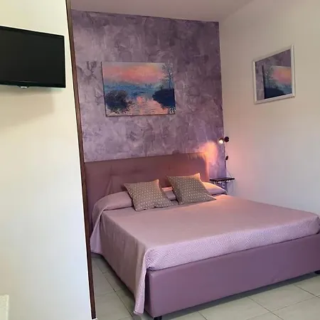 Monolocale Viola - A Casa Di Ludovica E Martina Галлиполи